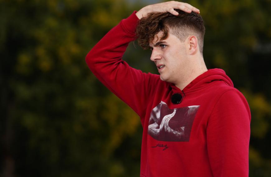 Der Grund: Kandidat Till Steffens, den die 41-Jährige während seiner Performance anschrie, weil der lieber abbrechen und einen anderen Song performen wollte.