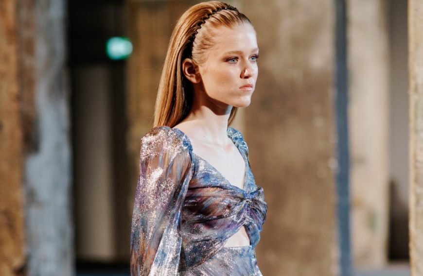 Auf der Mercedes Benz Fashion Week in Berlin haben wir viele tolle Hairstyles entdeckt, die dieses Jahr dominieren werden.