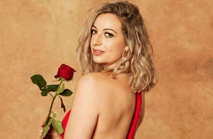 Hannah trägt eine Fußprothese. Im Alter von vier Jahren musste ihr nach einem Unfall der Vorfuß amputiert werden.