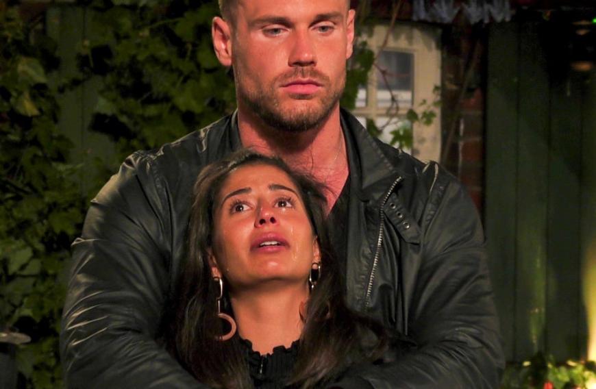 In dem Reality-Format gerieten Jenny und Ex-Freund Andrej Mangold immer wieder mit der Bachelor-Zweiten Eva Benetatou aneinander.