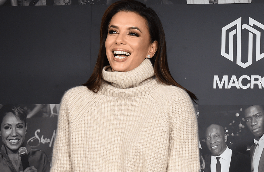 Hast du dich auch schon gefragt, wie es Eva Longoria schafft, so gut auszusehen? Ein Geheimnis könnte ihre Nachtpflege sein. Dabei schwört sie auf ein günstiges Retinol-Serum aus der Drogerie.