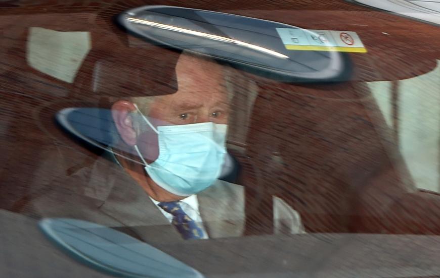 Auf der Rückfahrt von einem Klinik-Besuch hatte sein Sohn Prinz Charles Tränen in den Augen.
