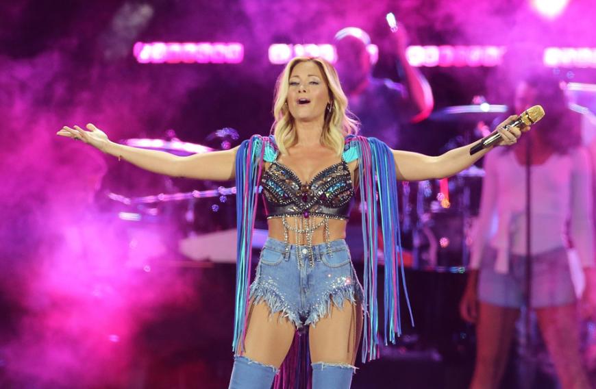 Auch auf ihrer Tournee 2018 trat Helene Fischer im knappen Jeans-Höschen auf.