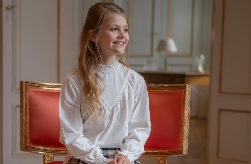Große Vorfreude: Prinzessin Estelle strahlt auf den neuen Bildern glücklich.
