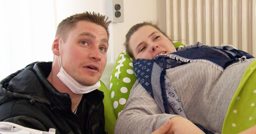 Dabei dürfte das beliebte Wollny-Paar derzeit eigentlich super happy sein, denn in wenigen Monaten werden Sarafina und Peter zum ersten Mal Eltern - von Zwillingen!