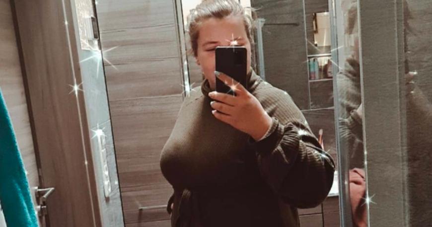 ... der Grund: Aufmerksamen Followern der 26-Jährigen ist aufgefallen, dass die werdende Mama keinen Ehering mehr trägt!