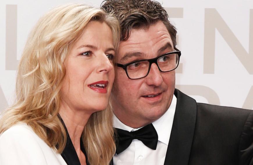 Während Hans Sigl im TV regelmäßig Frauenherzen höher schlagen lässt, musste er im echten Leben erst um die Liebe seiner Ehefrau Susanne kämpfen.