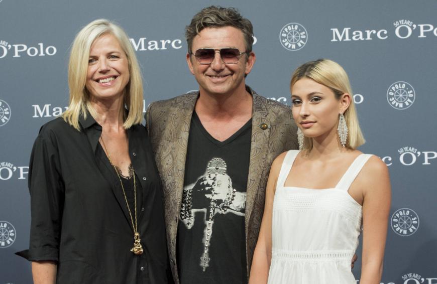 Heute führen Hans und Susanne eine glückliche Ehe — inklusive Patchwork-Familie. Hier sind die beiden gemeinsam mit Tochter Joana auf dem Red Carpet.