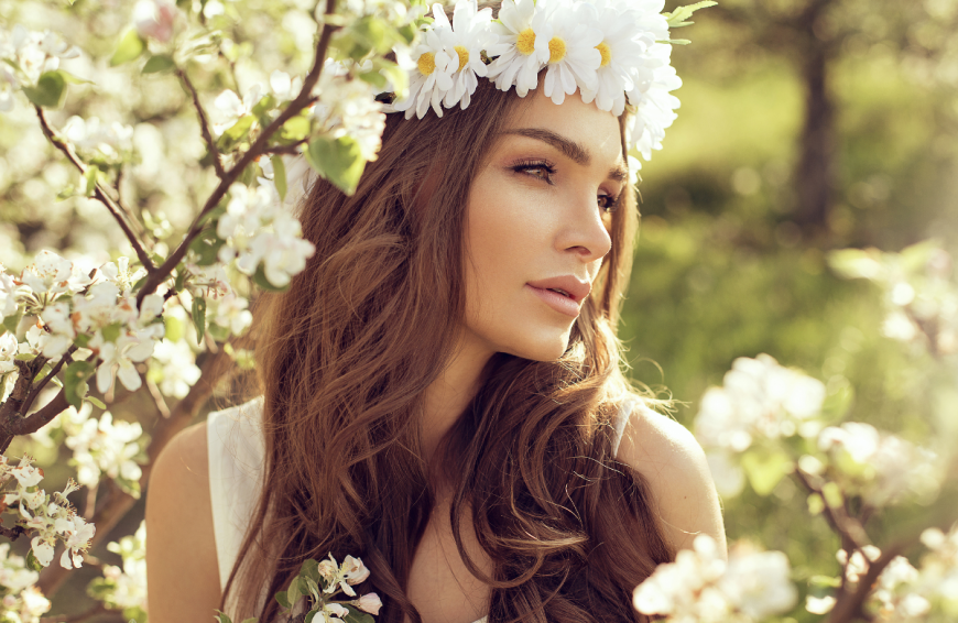 Schöne, lange Wimpern auch in der Pollensaison? Mit Wimpernseren ist das möglich!
