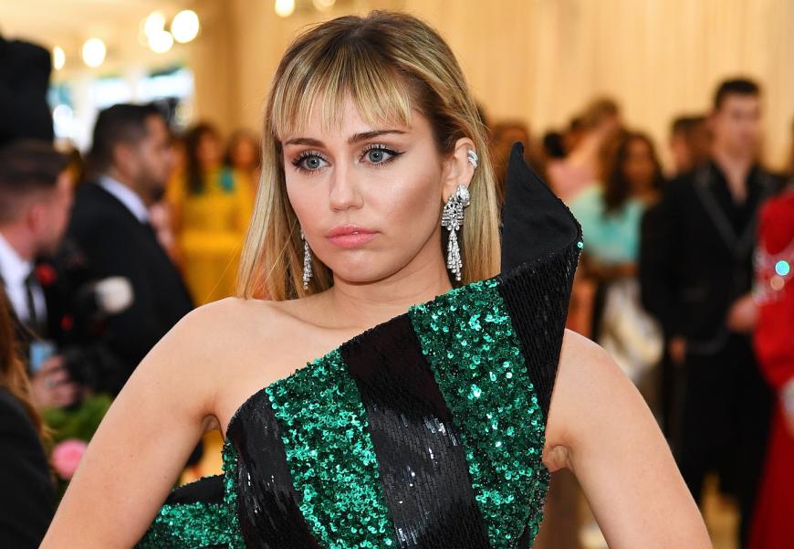 Miley Cyrus appelliert in ihrem neuesten Musikvideo an ihre Fans.