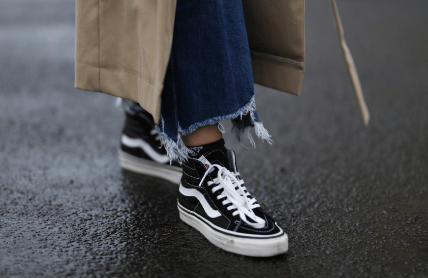 Sneaker zählen zu den absoluten Fashion-Must-haves. Einige Modelle liegen schon seit Jahren im Trend und werden ganz bestimmt nicht mehr aus der Mode kommen!