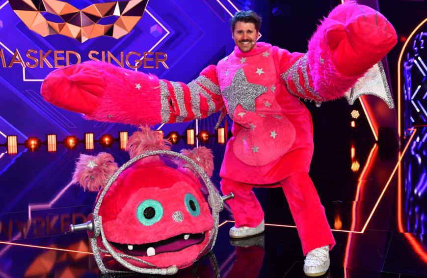 Im Halbfinale (16. März) wurden gleich zwei Promis demaskiert: Thore Schölermann war der Monstronaut ...