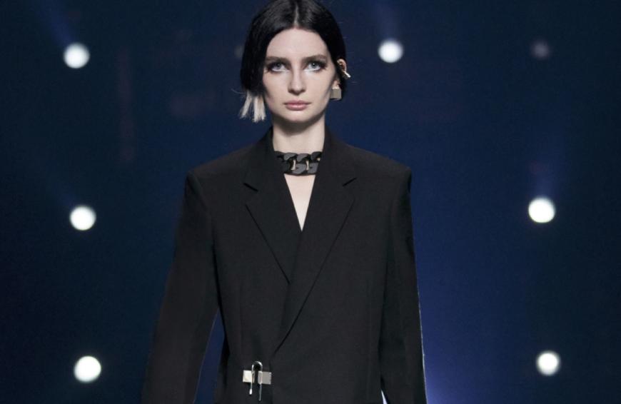 Heute läuft es für die 22-Jährige zumindest beruflich wieder rund: Kürzlich durfte Meadow Walker die Show des Luxus-Labels Givenchy auf der Pariser Fashion Week eröffnen.