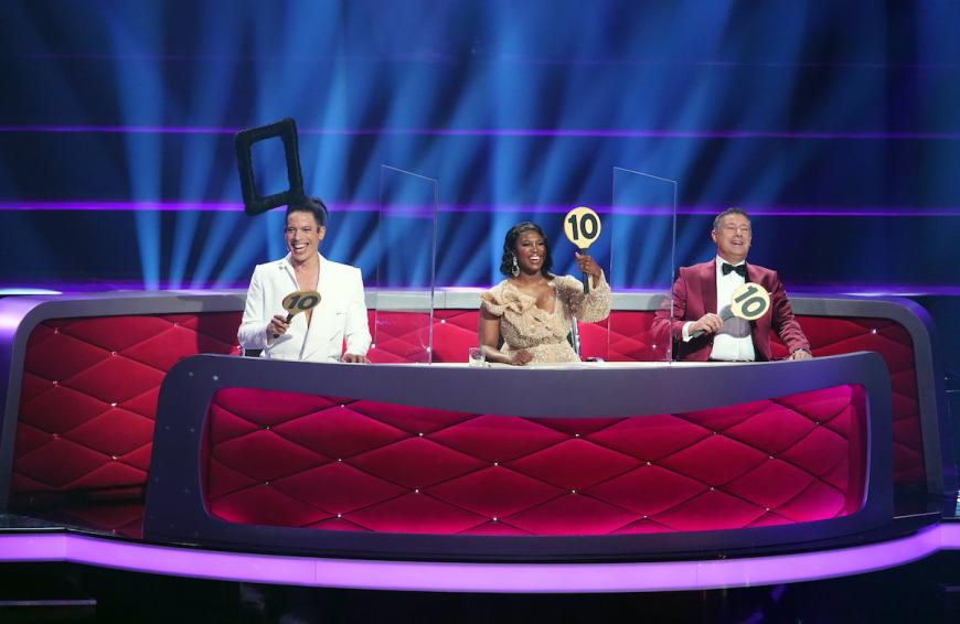 Der Juror der RTL-Tanzshow präsentiert gerne in extravaganten Looks.