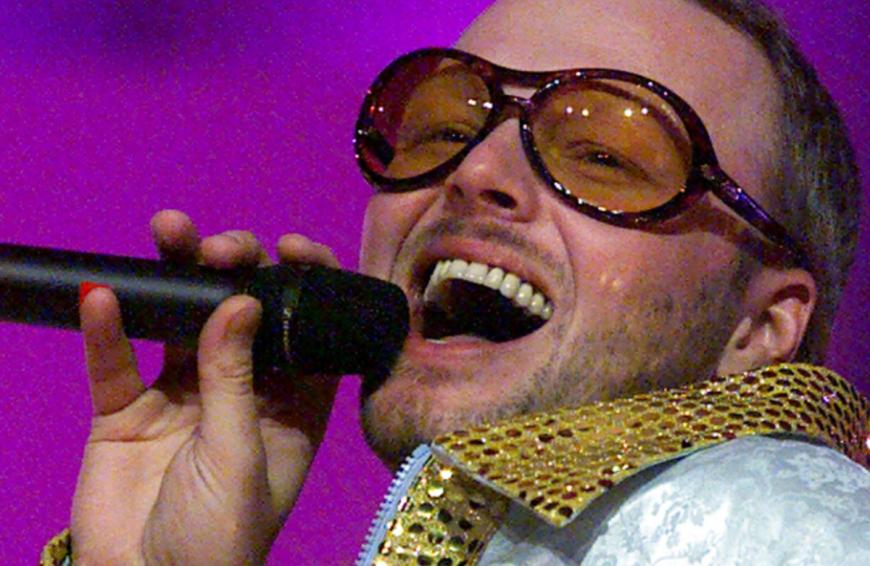 Dabei versuchte sich der heute 54-Jährige auch selbst als Musiker: 2000 nahm er sogar für Deutschland am