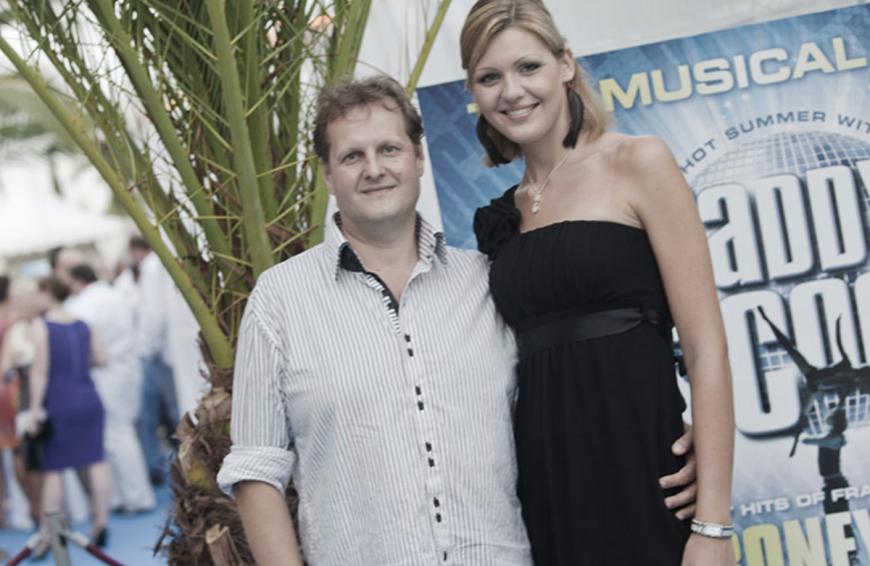 2010 kamen Jenny Matthias und Jens Büchner gemeinsam nach Mallorca, um auf der Baleareninsel ein neues Leben zu beginnen. Begleiten ließen sie sich dabei für die VOX-Doku