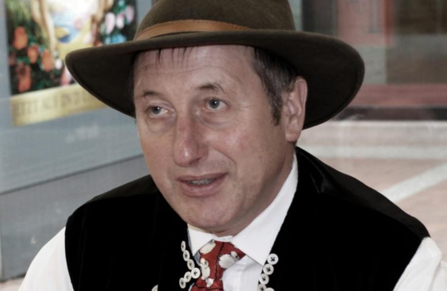Während Corona hat Schäfer Heinrich ziemlich zu kämpfen. Seine Party-Auftritte sind alle ins Wasser gefallen.