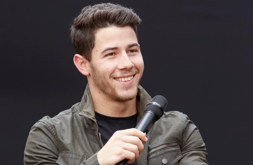 Damit ersetzt sie Nick Jonas.