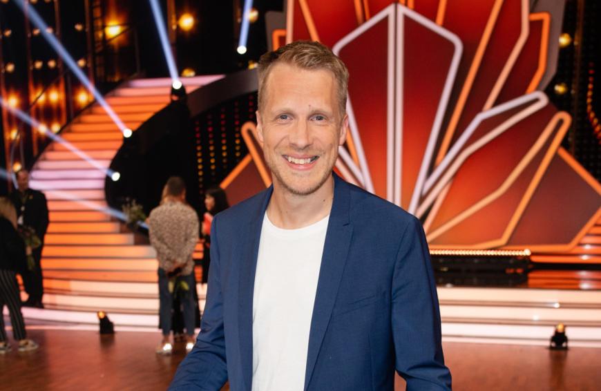 Der Comedian teilt ordentlich gegen die Ex-Monrose-Sängerin aus.