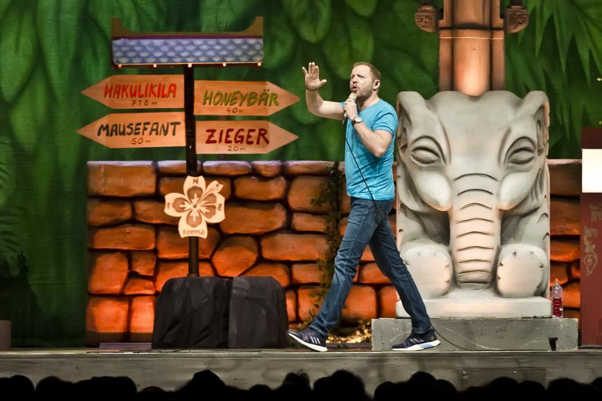 Zwar wurde seine Freundin durch sein Comedy-Programm berühmt, wer sich allerdings wirklich hinter der Partnerin des Berliners versteckt, ist lange Zeit ein gut gehütetes Geheimnis gewesen.