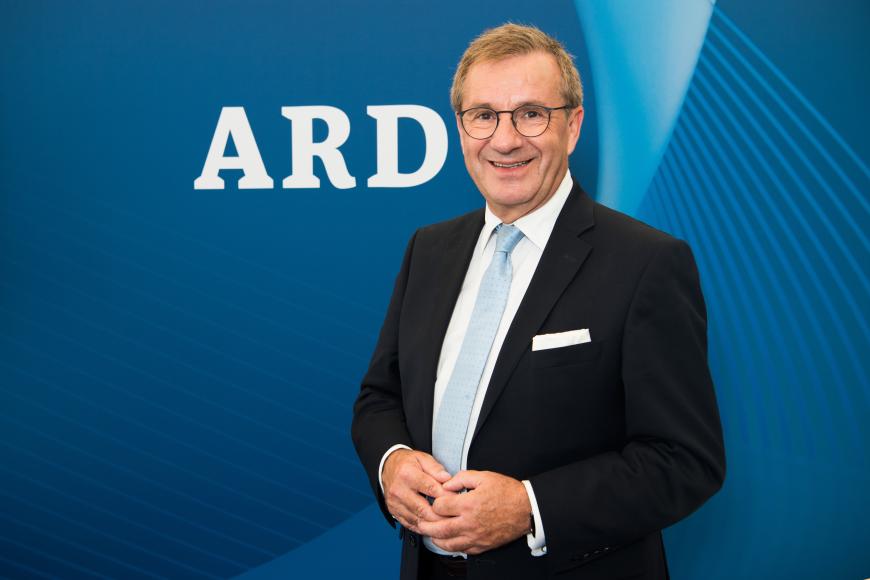 Jan Hofer erklärt, wie sich das Gehalt in seinen Augen zusammensetzt...