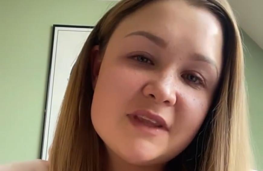 Sophia Thiel steht zu sich selbst: Auch in ihrer öffentlichen Story zeigt sie sich ungeschminkt. Sie setzt neuerdings sehr auf Natürlichkeit.
