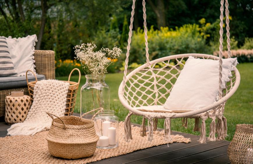Mit einem Hängesessel kannst du deinen Garten oder Balkon im Handumdrehen aufpeppen!