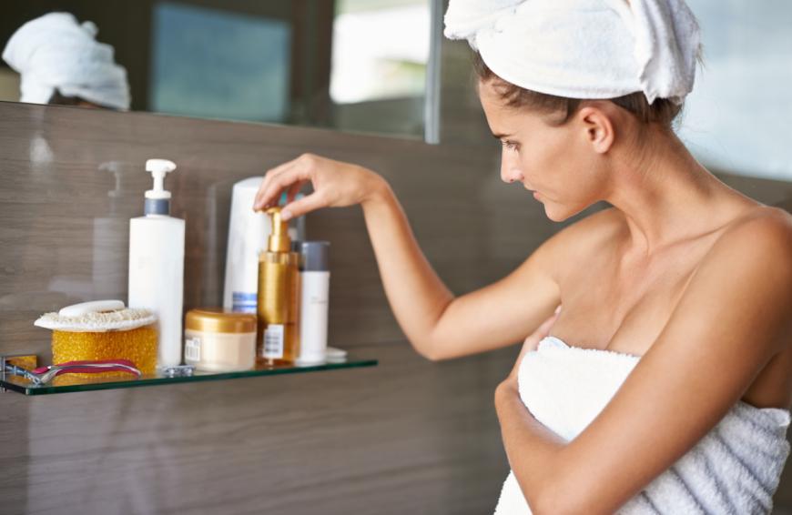 Wie viele Beauty-Produkte brauchen wir wirklich, um eine perfekte Haut zu bekommen? Dr. Ewoma Ukeleghe empfiehlt: Weniger ist mehr!