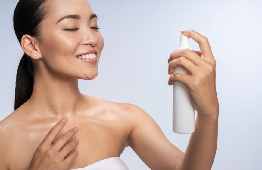 Der Anti-Aging- und Feuchtigkeits-Boost für zwischendurch – das verspricht ein Kollagen-Spray.