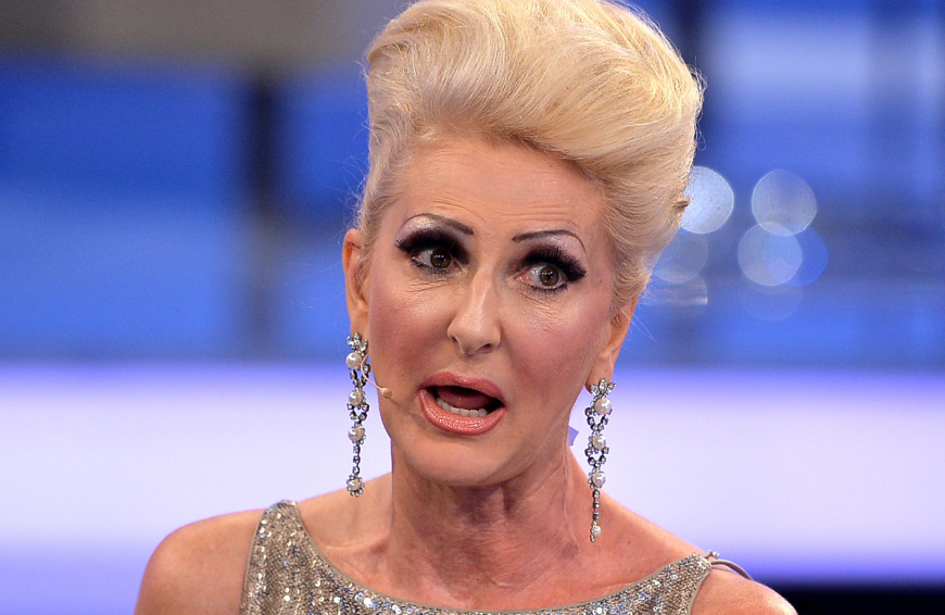 Sie versteht es zu performen: Désirée Nick stichelte in der Show auch gegen Herzogin Meghan.