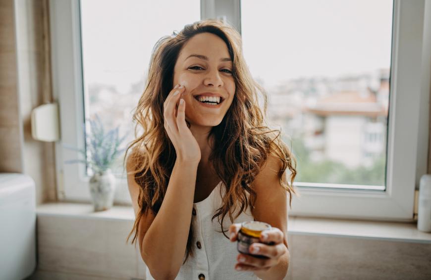 Eine beliebte Anti-Aging-Creme bietet einen 3-fachen Sofort-Effekt!