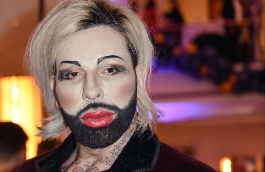 Auffällig mag der Designer es nicht nur bei seinen Looks, sondern auch in seinem Zuhause...
