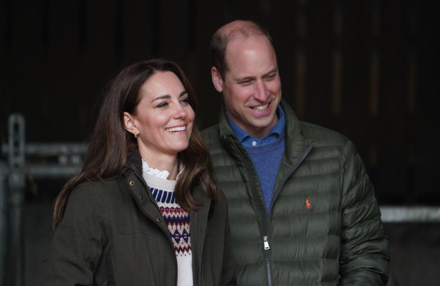 Glücklich wie am ersten Tag. Zehn Jahre nach ihrer Traumhochzeit zeigen William und Kate immer noch, wie sehr sie einander lieben - mit süßen Fotos und öffentlichen Liebeserklärungen. Das Skandal-Interview von Harry und Meghan hat der Beziehung der beiden offenbar nicht geschadet - wahrscheinlich eher im Gegenteil.