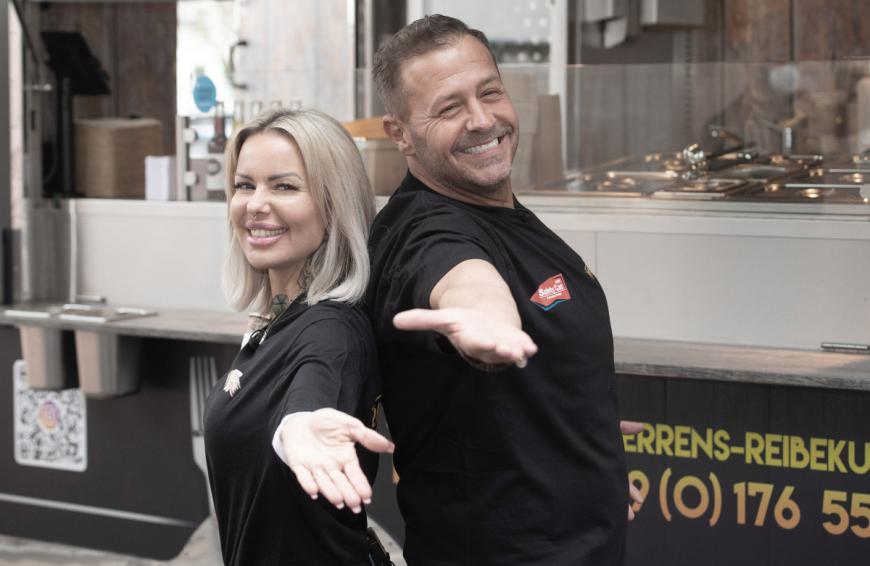 Erst am 16. April hatte sich der Entertainer gemeinsam mit seinen Freunden Desiree und Jörg Hansen den Lebenstraum von einem eigenen Food truck erfüllt.