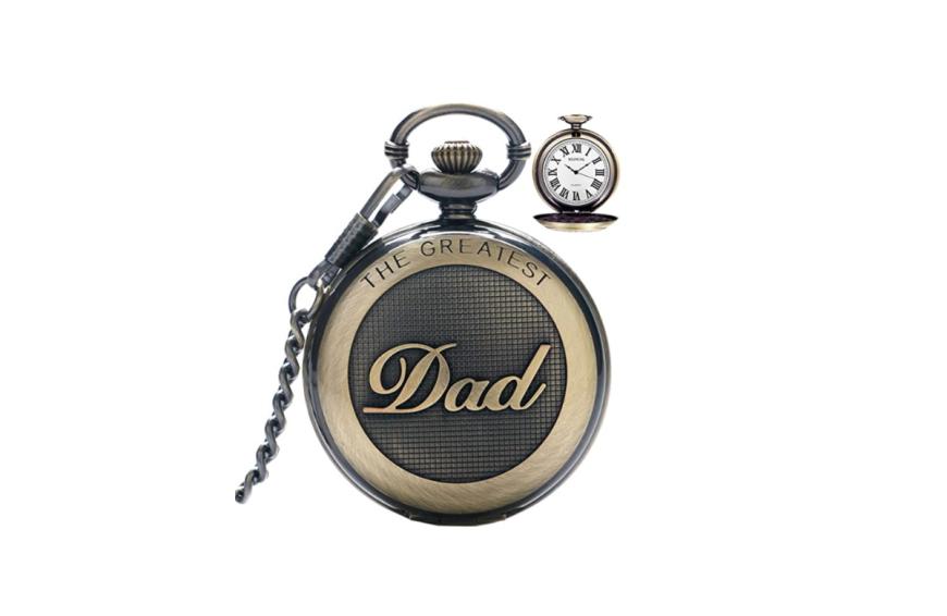 Damit dein Papa stets die Uhr im Blick hat, ist eine Taschenuhr ziemlich cool. Dieses Piece im Vintage-Look ist zudem noch mit einer tollen Note versehen: