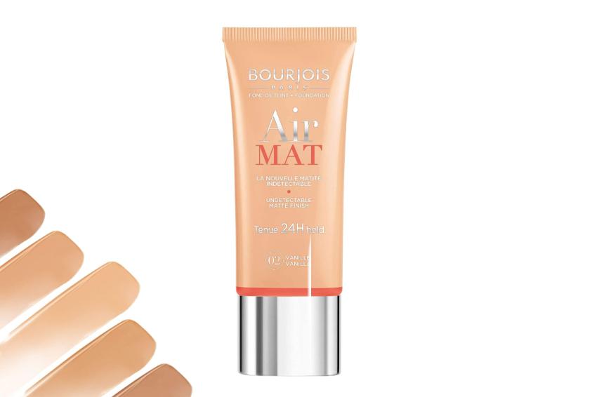 Die ″Air Mat″ von Bourjois sorgt im Handumdrehen für ein makelloses Aussehen und bietet on top einen Matt-Effekt, der bis zu 14 Stunden hält.