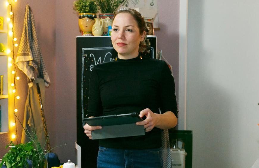Inas Karriere als Koch-Influencerin nimmt langsam Fahrt auf.