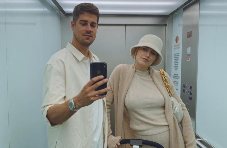 Mit dem Regisseur Dustin Schöne ist sie seit 2019 zusammen.