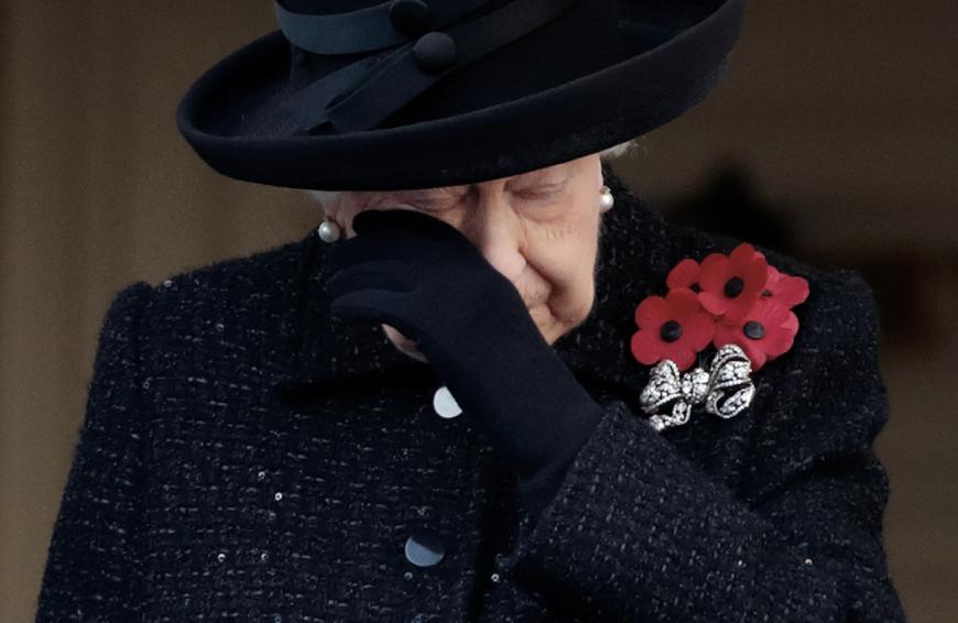 Queen Elizabeth II. soll um ihren Hundewelpen trauern, den ihr Sohn Prinz Andrew erst im März als Trost geschenkt hatte.