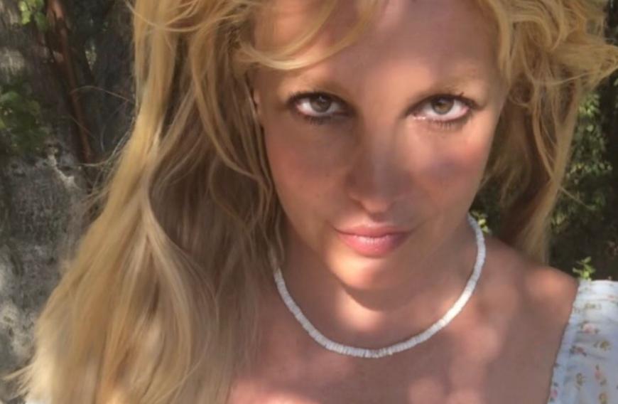 Ob das wirklich stimmt? Unklar. Allerdings erklärte auch ihr Bruder Bryan vor einigen Wochen, dass Britney nicht alleine leben könne.
