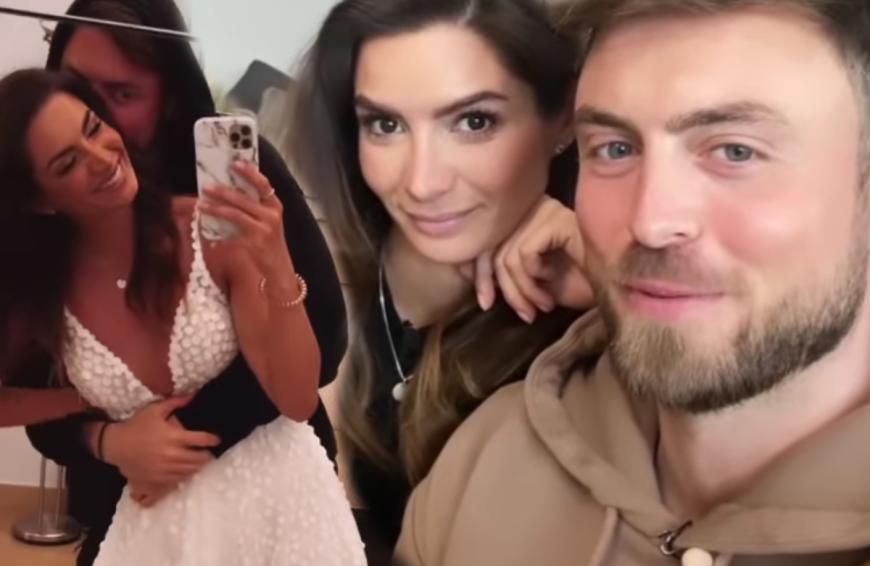 Nanu? Was hat es mit diesem Brautkleid-Selfie von