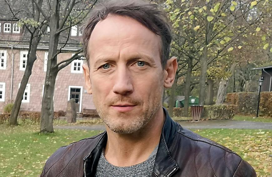 Für seinen Job vor der TV-Kamera soll Wotan Wilke Möhring pro Folge angeblich um die 90.000 Euro erhalten.