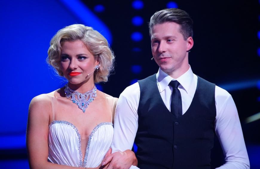 Obwohl die Schauspielerin gemeinsam mit dem Profitänzer Valentin Lusin Topleistungen erbrachte, wurde der GZSZ-Star stark im Netz kritisiert.