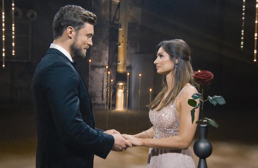 Dass Niko Griesert Wochen nach dem Finale plötzlich mit der Zweitplatzierten zusammen ist, macht Stephie sehr misstrauisch.