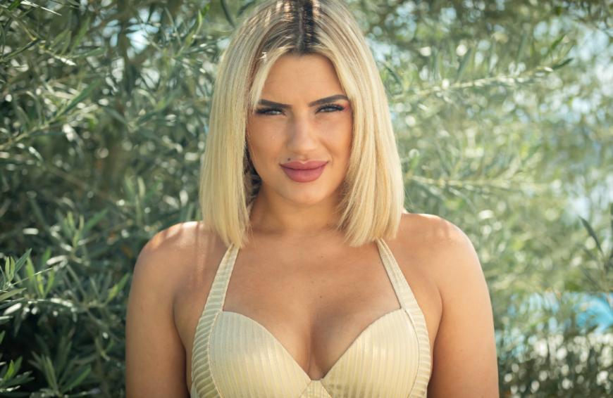 Aus einem anfänglich harmlosen Flirt mit Verführerin Gina Alicia haben sich bei Mike mittlerweile Gefühle entwickelt.