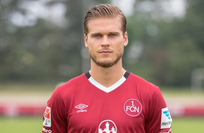 Bis 2020 war Rurik als Profifußballer im Einsatz, zuletzt für den Verein SV Sandhausen.