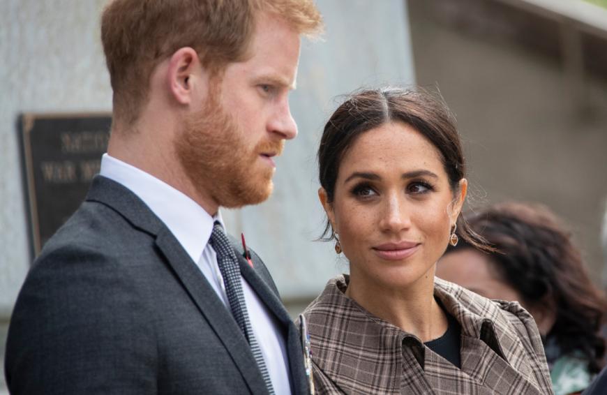 Spätestens seit Harrys und Meghans Oprah-Interview haben sich die Sussexes angeblich mit Charles zerstritten.