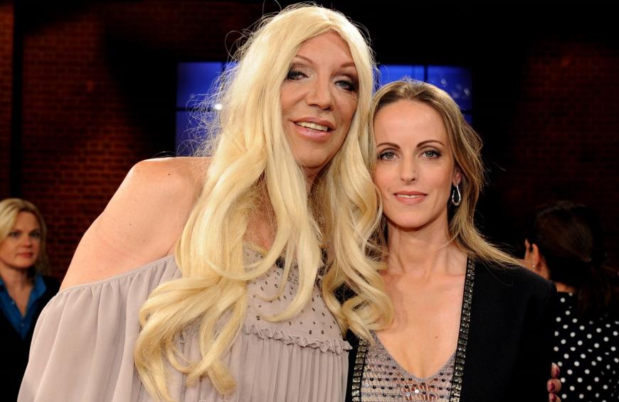 Alicia King wanderte 2013 mit ihrer Frau Nikki nach Cannes aus.