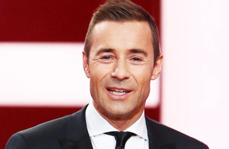 Mit keinem Geringeren als TV-Legende Kai Pflaume hat der Pop-Titan sich getroffen. Steckt etwa wirklich ein geschäftliches Treffen dahinter?