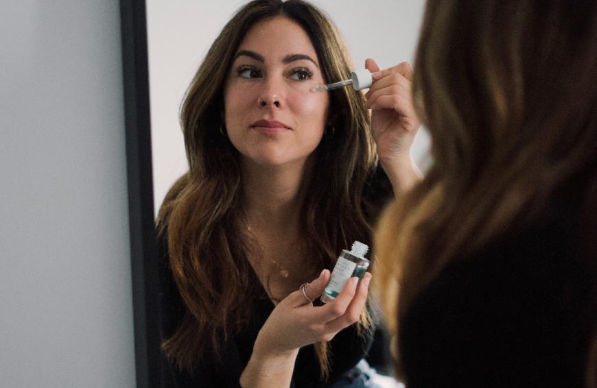 Beautyinistas aufgepasst: Im Rahmen der Amazon Prime Days sind zahlreiche Anti-Aging-Bestseller stark reduziert. 